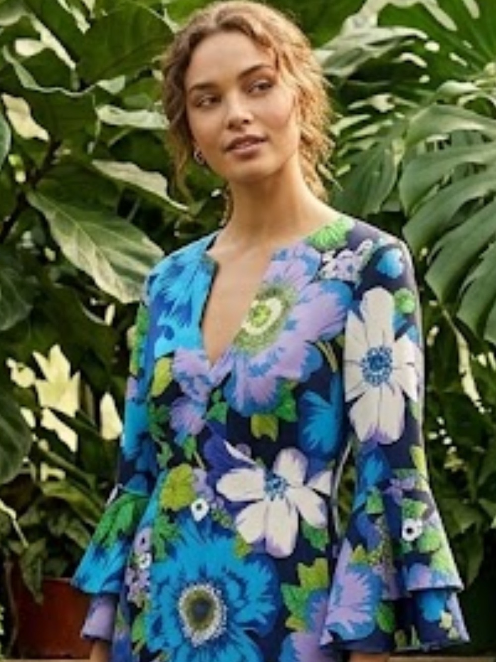 Trina Turk Navy Floral V-Neck Mini Dress with Blue & Purple Blooms ptp 18